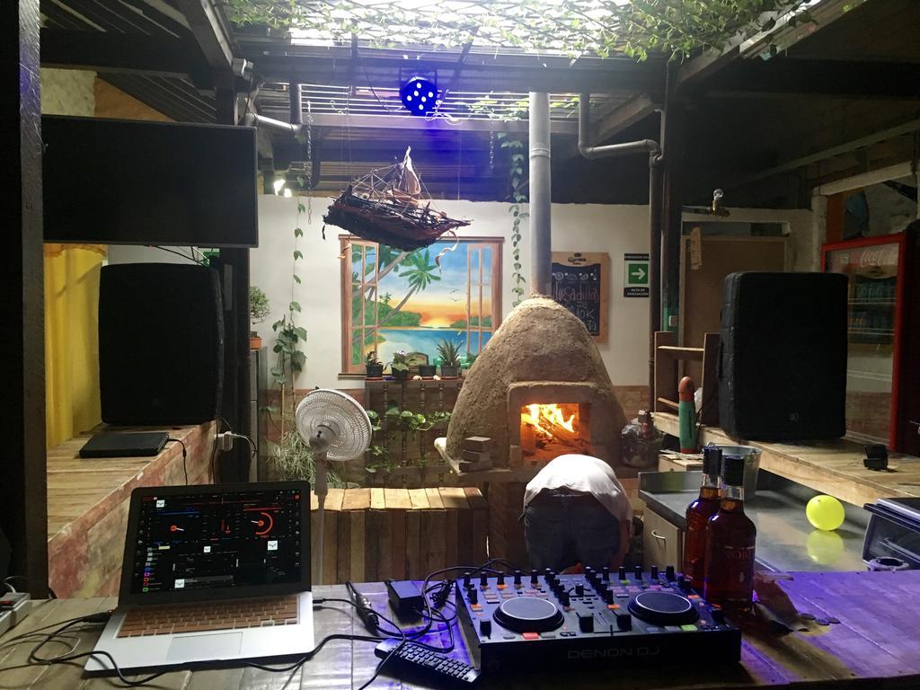 Mila Hostel Medellín Exteriör bild