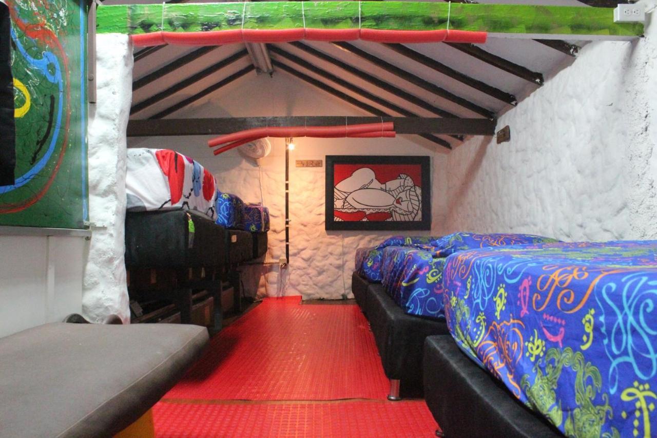 Mila Hostel Medellín Exteriör bild